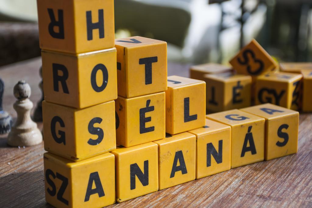 Ananas Hostel Печ Екстериор снимка